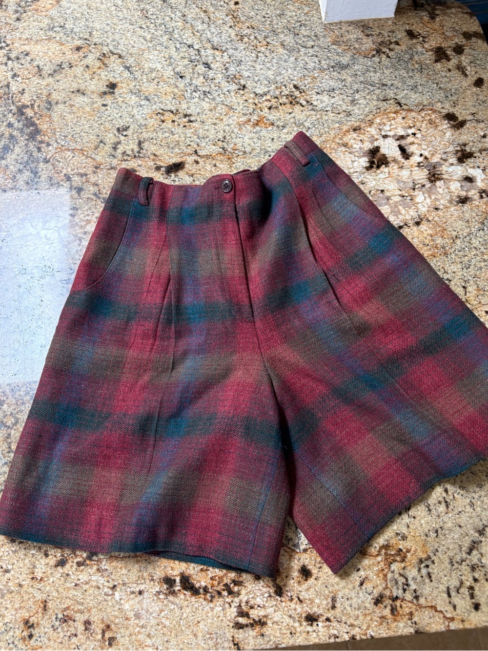 Cambridge Dry Goods | Vintage high rise wool shorts. Tartan plaid. 80s. Size 10